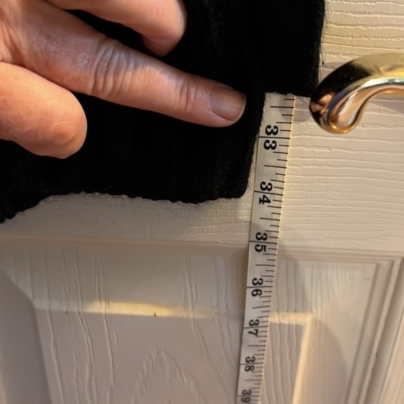 GAS-size L-black long open cardigan sweater has belt loops. 100% acrylic. - Picture 3 of 8